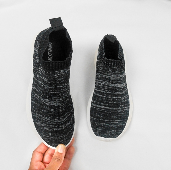 New Black Knit Slip On Sneakers - Picture 1 of 9